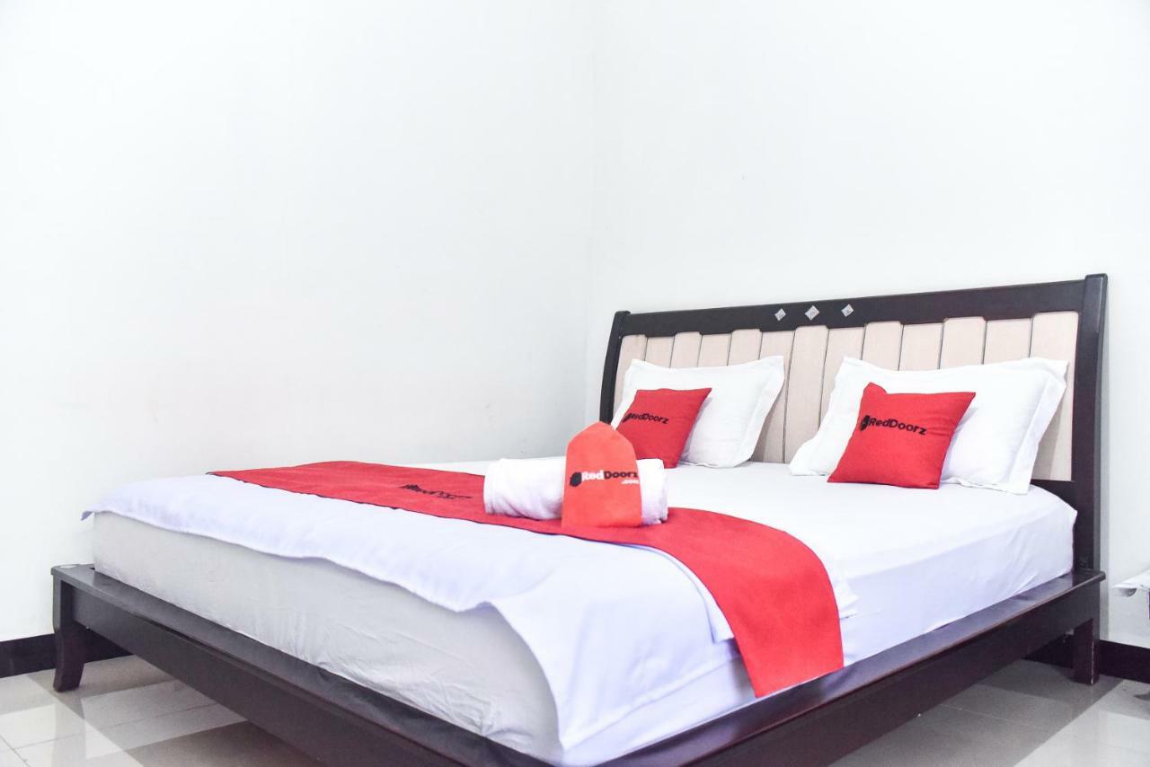 Hotel Reddoorz Near Sultan Hasanuddin Airport 2 Mandai Exterior foto