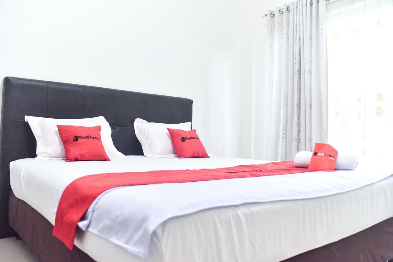 Hotel Reddoorz Near Sultan Hasanuddin Airport 2 Mandai Exterior foto