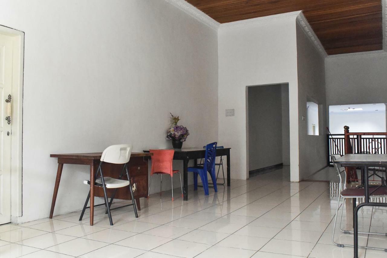 Hotel Reddoorz Near Sultan Hasanuddin Airport 2 Mandai Exterior foto