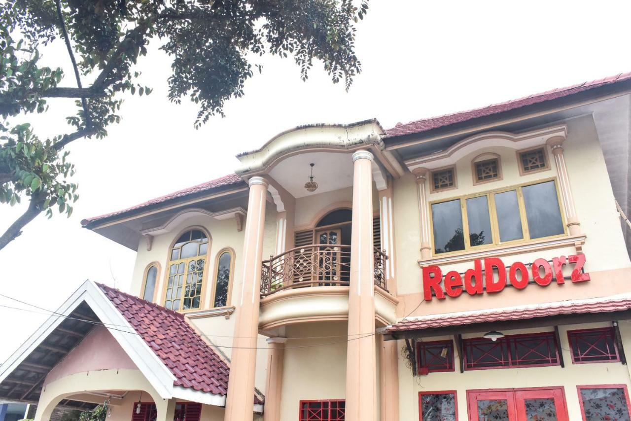 Hotel Reddoorz Near Sultan Hasanuddin Airport 2 Mandai Exterior foto
